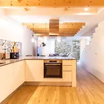 Lägenhet Caldeireiros 95 - Duplex W View By Lovelystay