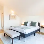 Lägenhet Caldeireiros 95 - Duplex W View By Lovelystay