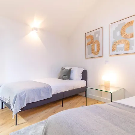 Caldeireiros 95 - Duplex W View By Lovelystay Porto
