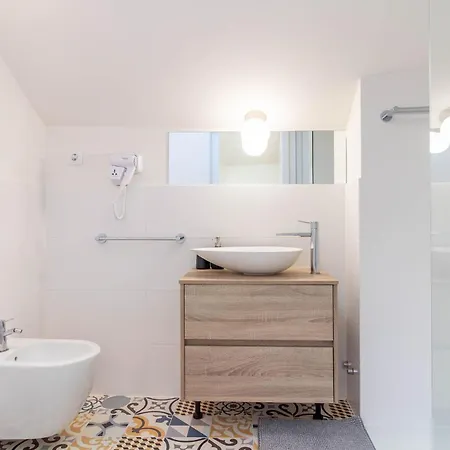 Caldeireiros 95 - Duplex W View By Lovelystay Porto