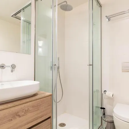 Caldeireiros 95 - Duplex W View * Porto