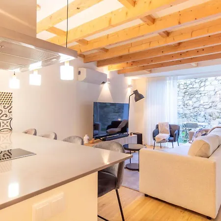 Caldeireiros 95 - Duplex W View *